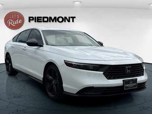 Used 2023 Honda Accord Sport image 1