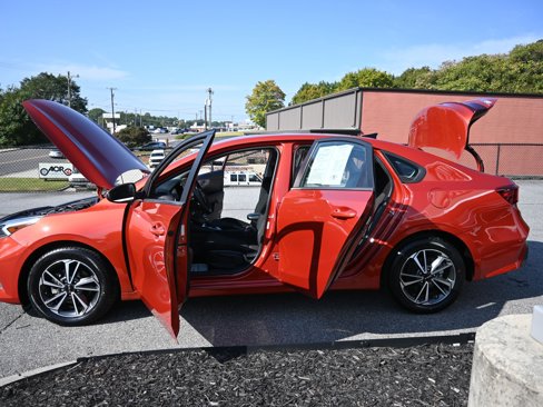 Used 2022 Kia Forte LXS image 18