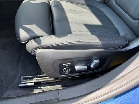 Used 2021 BMW 330i Sedan w/ Premium Package image 14