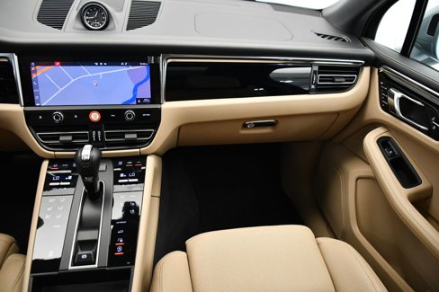 Certified 2023 Porsche Macan image 26