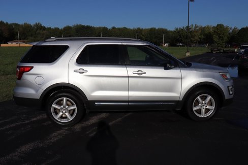 Used 2017 Ford Explorer XLT image 15