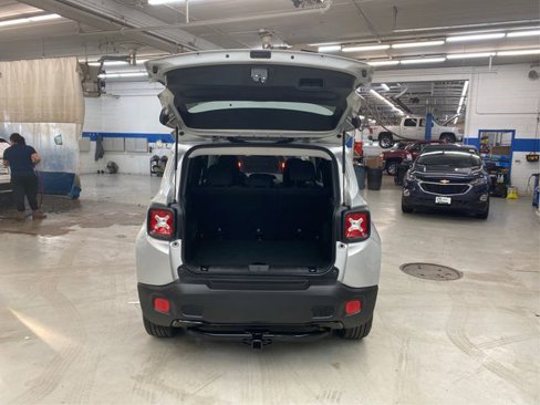 Used 2017 Jeep Renegade Altitude image 13