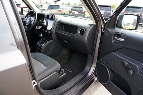 Used 2016 Jeep Patriot Sport image 28