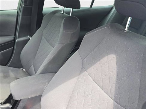Used 2020 Toyota Corolla LE image 14