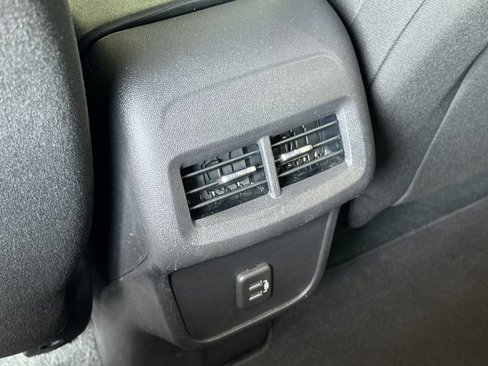 Used 2024 Chevrolet Equinox LT image 14