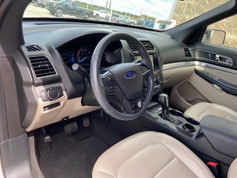 Used 2019 Ford Explorer XLT w/ Equipment Group 202A image 17