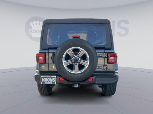 Used 2020 Jeep Wrangler Unlimited Sahara image 5