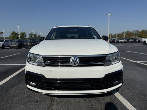 Used 2021 Volkswagen Tiguan SE R-Line image 2