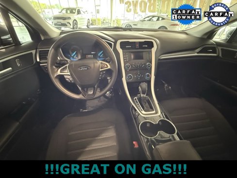 Used 2015 Ford Fusion SE image 12