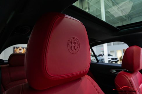Used 2022 Alfa Romeo Giulia Veloce image 54