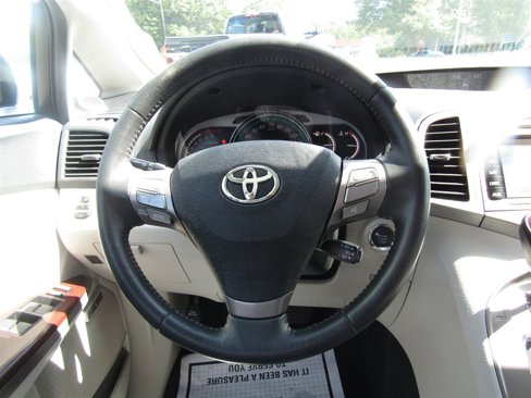 Used 2010 Toyota Venza AWD image 28