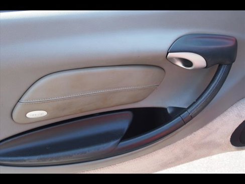 Used 2001 Porsche Boxster image 25