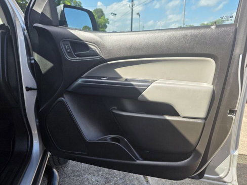 Used 2017 Chevrolet Colorado W/T w/ Custom Special Edition image 30