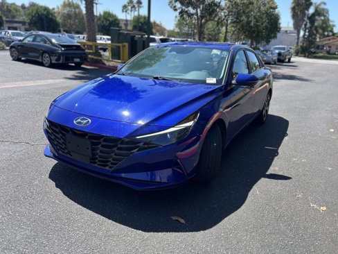 Certified 2022 Hyundai Elantra SEL w/ Convenience + Premium Package image 3
