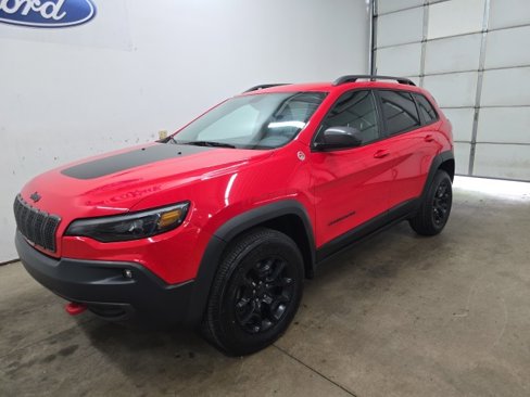 Used 2019 Jeep Cherokee Trailhawk w/ Cold Weather Group image 23