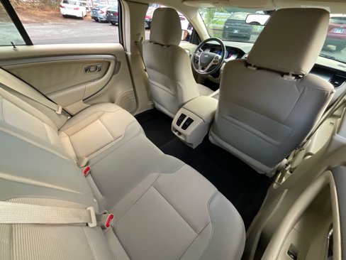 Used 2013 Ford Taurus SEL image 30
