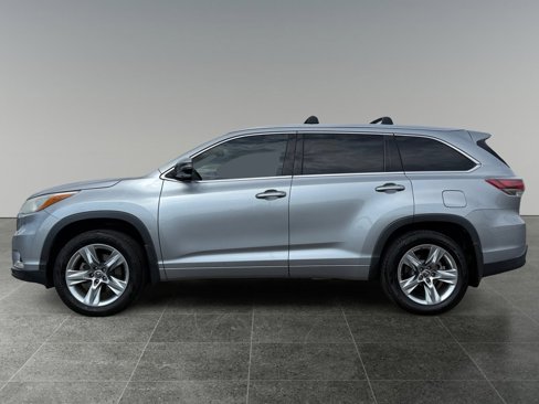 Used 2016 Toyota Highlander Limited Platinum image 2