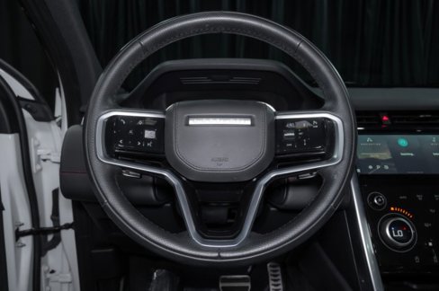 Used 2022 Land Rover Discovery Sport SE R-Dynamic image 17