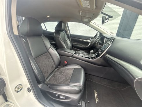 Used 2017 Nissan Maxima SR w/ Midnight Edition image 26