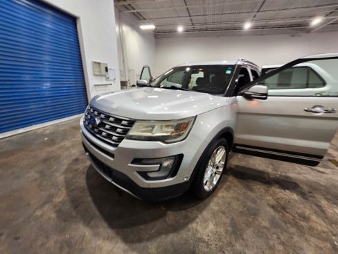 Used 2016 Ford Explorer Limited w/ Equipment Group 301A image 7