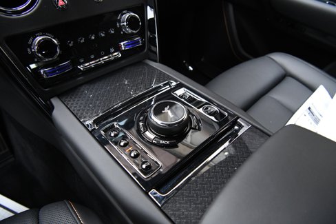 New 2025 Rolls-Royce Cullinan Black Badge image 19