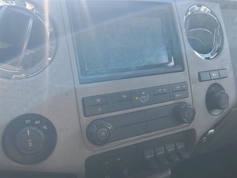 Used 2016 Ford F250 XLT w/ XLT Premium Package image 13