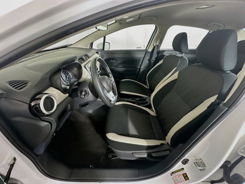 Used 2022 Nissan Versa SV image 13