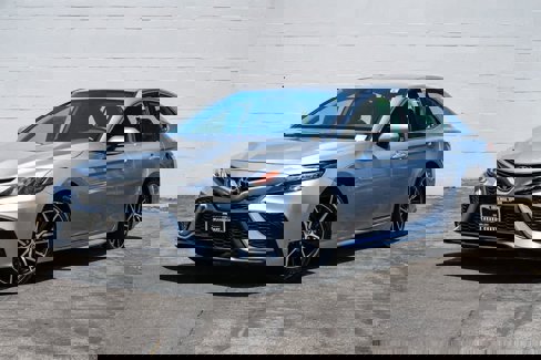 Used 2023 Toyota Camry SE image 1