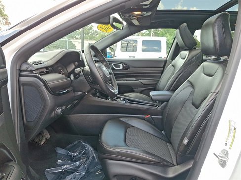Used 2022 Jeep Compass Altitude w/ Sun and Sound Group image 14