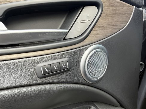 Used 2018 Alfa Romeo Stelvio Ti image 9