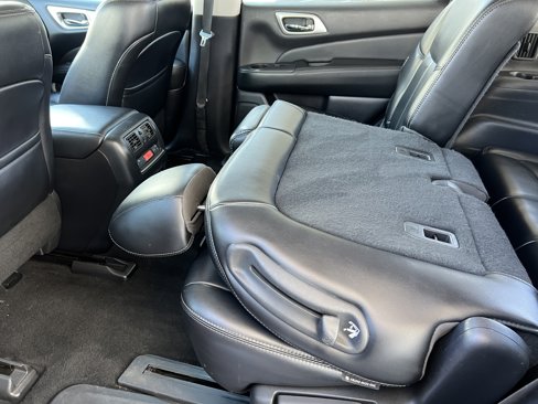 Used 2018 Nissan Pathfinder SL image 18