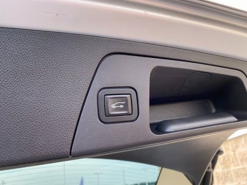 Used 2017 Buick Envision Essence image 11