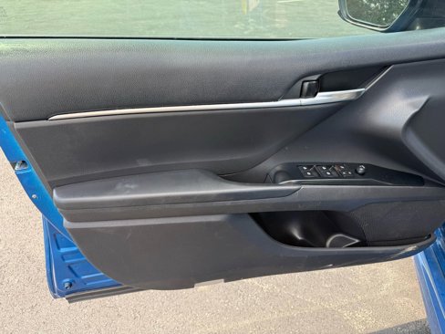 Used 2019 Toyota Camry SE image 15