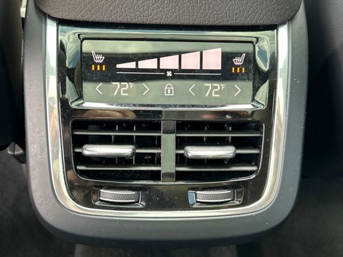 Used 2021 Volvo XC90 T6 Momentum w/ Climate Package image 16