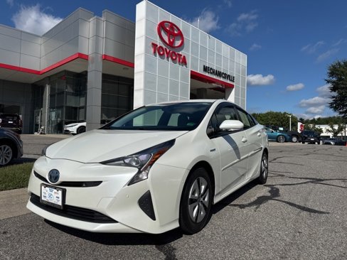 Used 2017 Toyota Prius Two image 1