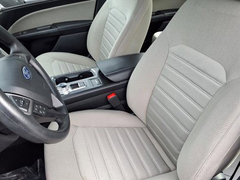 Used 2019 Ford Fusion S image 3