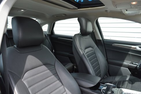 Used 2015 Ford Fusion SE w/ Equipment Group 202A image 19