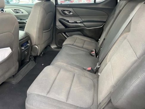 Used 2021 Chevrolet Traverse LS image 11