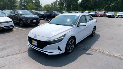 Used 2023 Hyundai Elantra SEL w/ Convenience Package image 1
