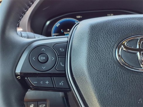 Used 2023 Toyota Venza Limited image 41