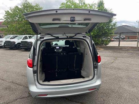 Used 2023 Chrysler Voyager LX image 19