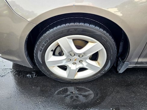 Used 2011 Chevrolet Malibu LS image 16