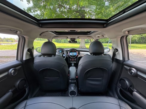 Used 2022 MINI Cooper S w/ Premium Package image 45