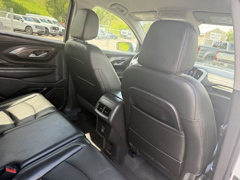 Used 2023 GMC Terrain SLT image 24