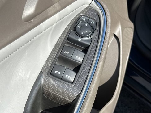 Used 2019 Chevrolet Malibu LT w/ Leather Package image 34