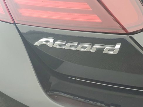Used 2017 Honda Accord Touring image 30