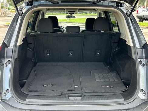 Used 2023 Nissan Rogue S image 21