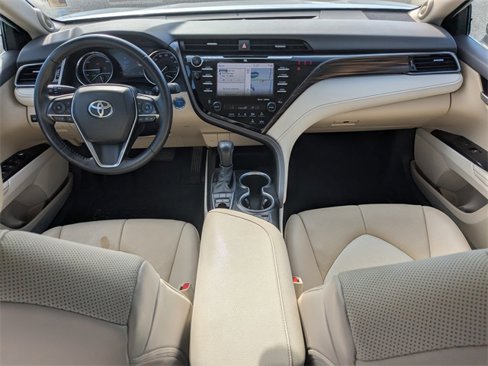Used 2020 Toyota Camry XLE image 13