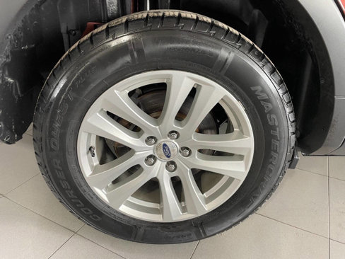 Used 2018 Ford Explorer XLT w/ Equipment Group 201A image 10