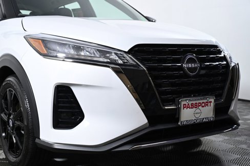 Used 2023 Nissan Kicks SR image 6